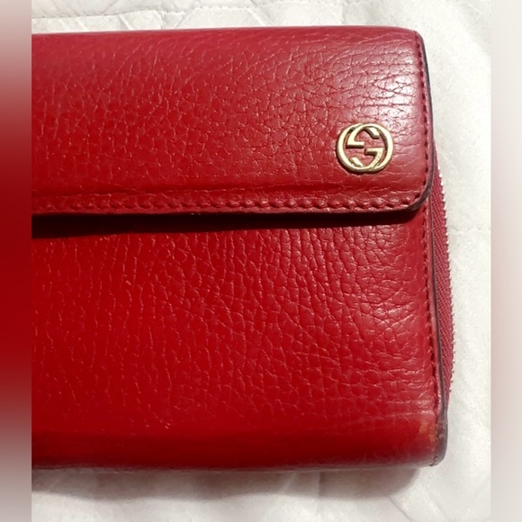 Gucci
GG Logo Leather Continental Wallet Zip around 8β X 5β - Picture 4 of 10